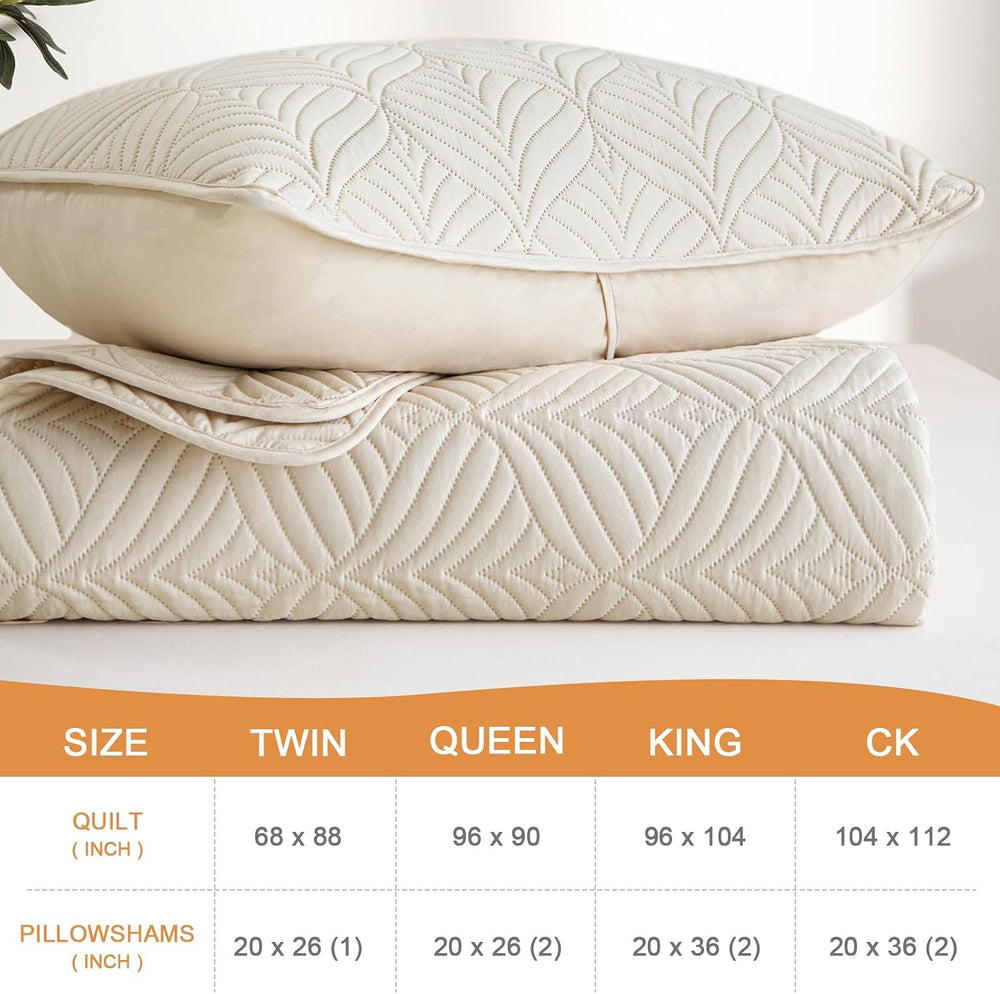 Whale Flotilla Extra Soft King Quilt Bedding Set, Lightweight Bedspreads