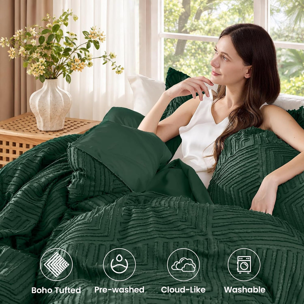 JOLLYVOGUE Emerald Green King Size Comforter Set, Boho Tufted Bedding Set 3-P...
