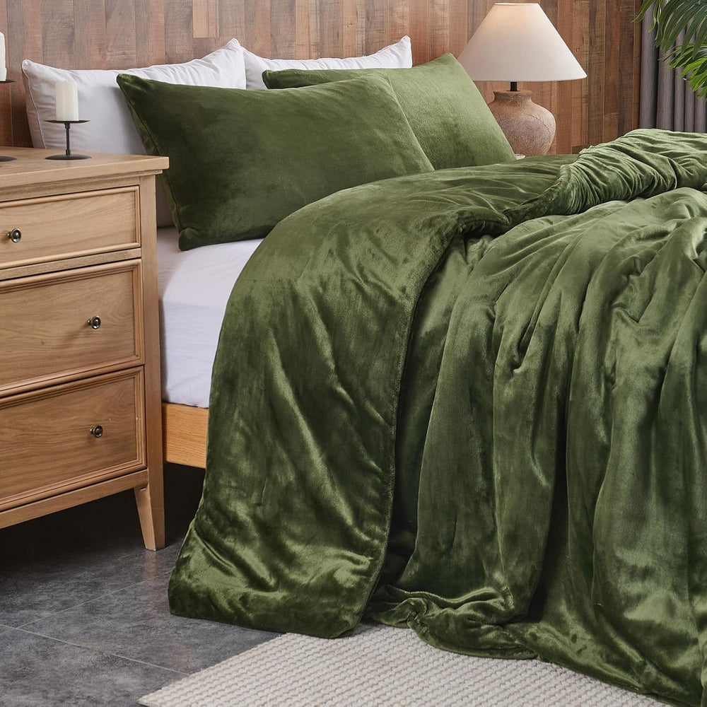 Wajade King Size Comforter Set- 3 Pieces Dark Green Bed in A Bag for All Seas...