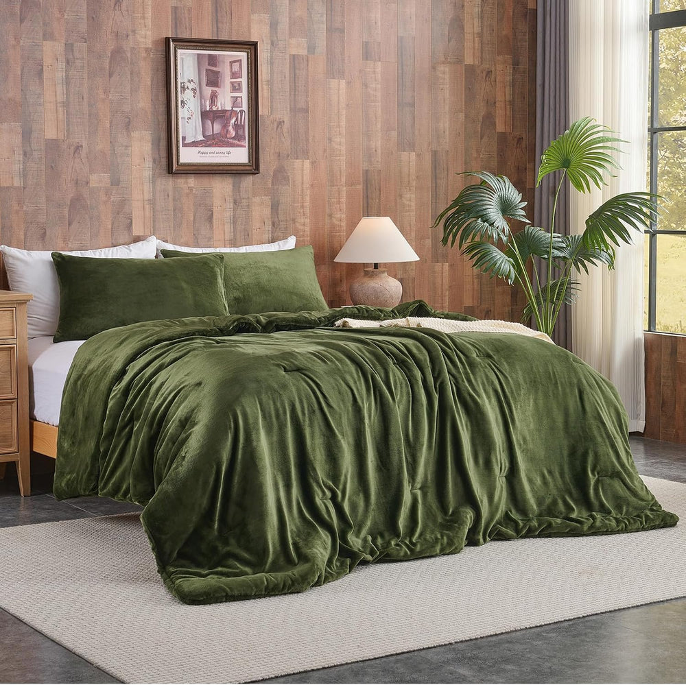 Wajade King Size Comforter Set- 3 Pieces Dark Green Bed in A Bag for All Seas...