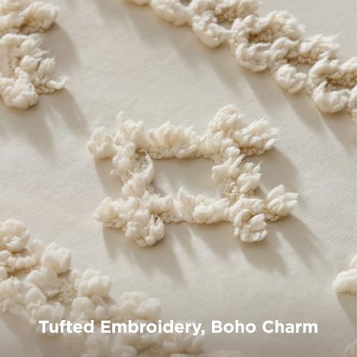 bedsure tufted boho comforter set king, bedroom decor shown in use