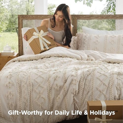 bedsure tufted boho comforter set king, bedroom decor, side view