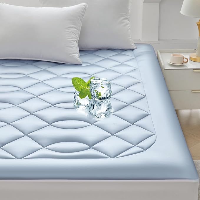 Cooling Mattress Topper Queen Size by STWIENER