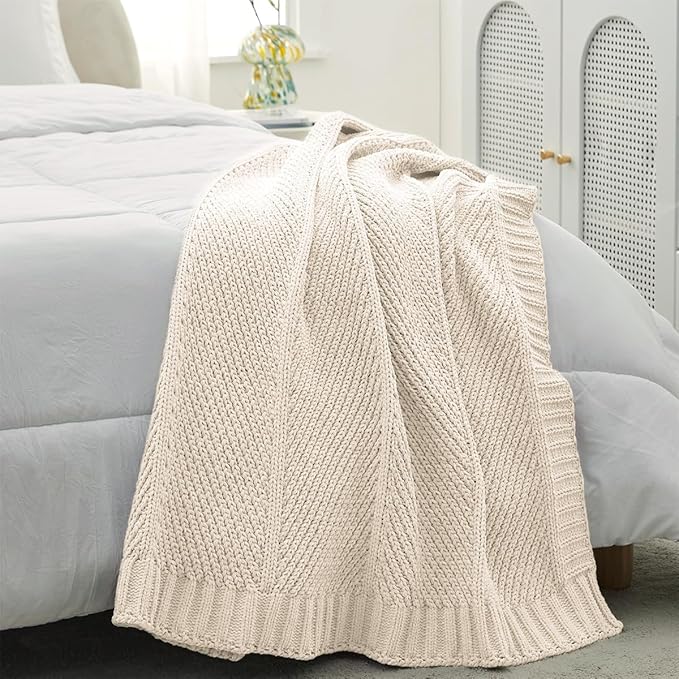 Amélie Home Chevron Chenille Knit Throw Blanket - Image 9