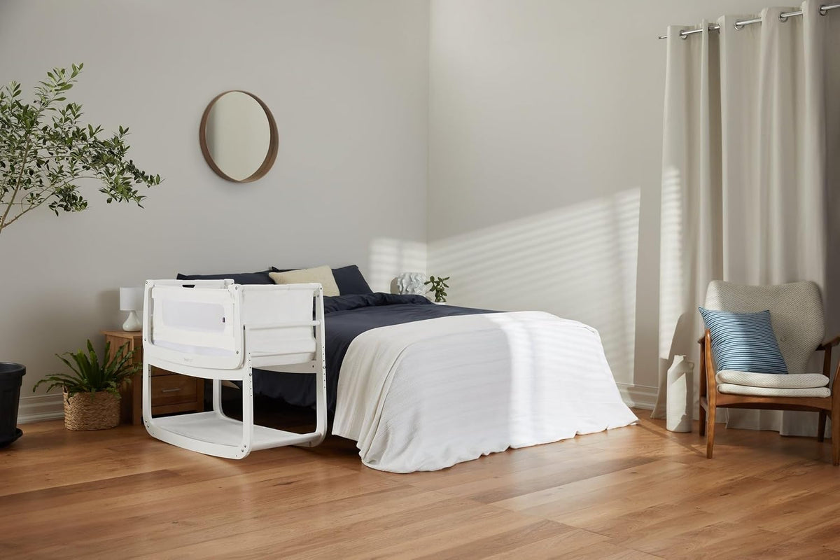 snuz snuzpod 4 bedside bassinet with mattress, white, close-up detail