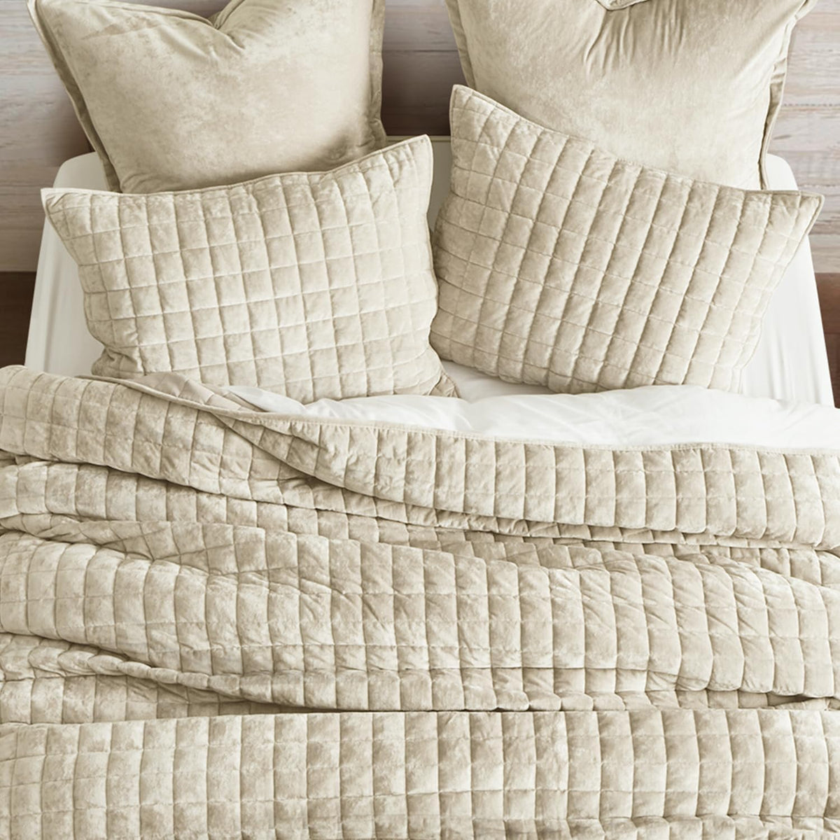 recyco channel box stitch velvet quilt set, king, close-up detail