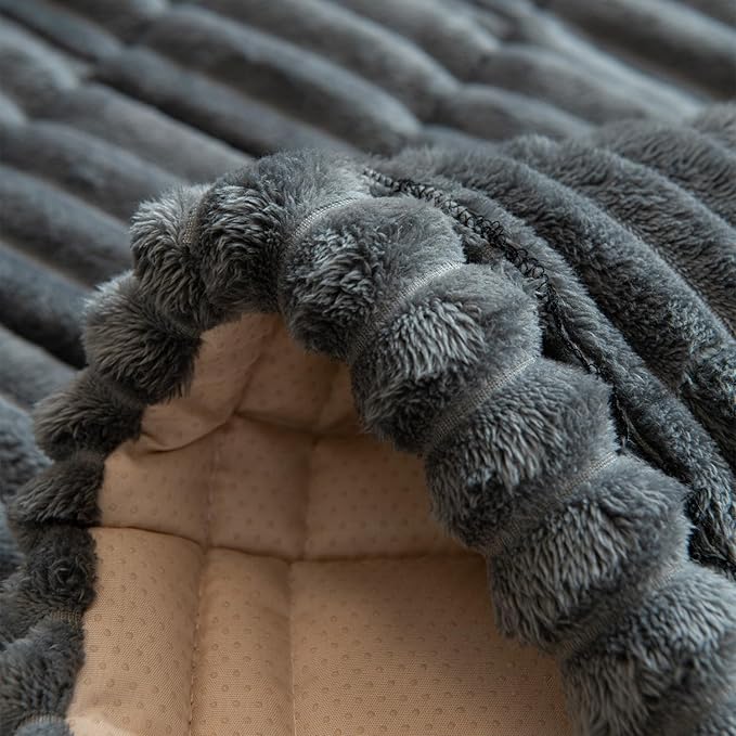 Non Slip Fuzzy Pet Couch Covers - Image 8
