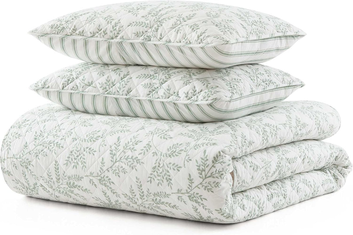 martha stewart - king quilt set, lightweight bedding, close-up detail