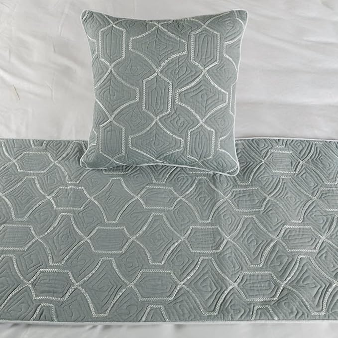 The HomeCentric King Queen Twin Grey Blue Bed Runner Without Pillow Cover - Image 6