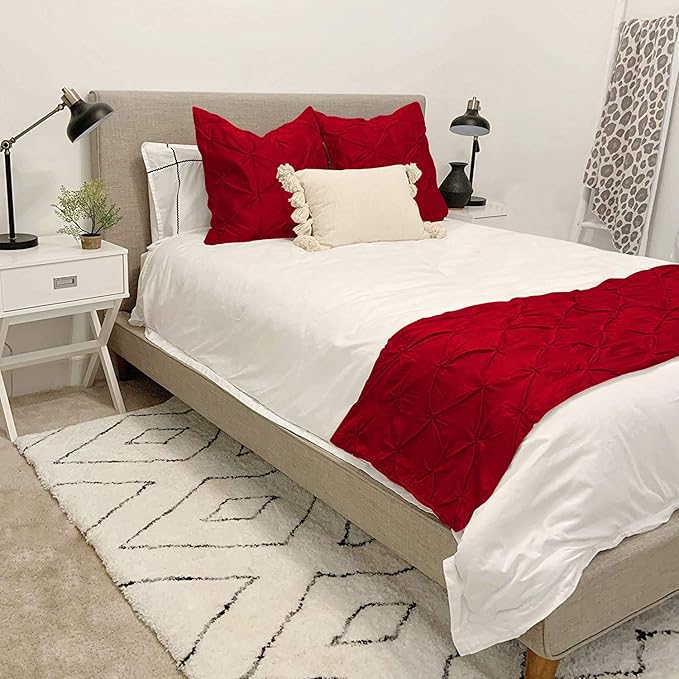 Bed Runner Set - 100% Pure Cotton 800 Thread Count - Luxury 1 Pinch Pleated Bed by Unknown