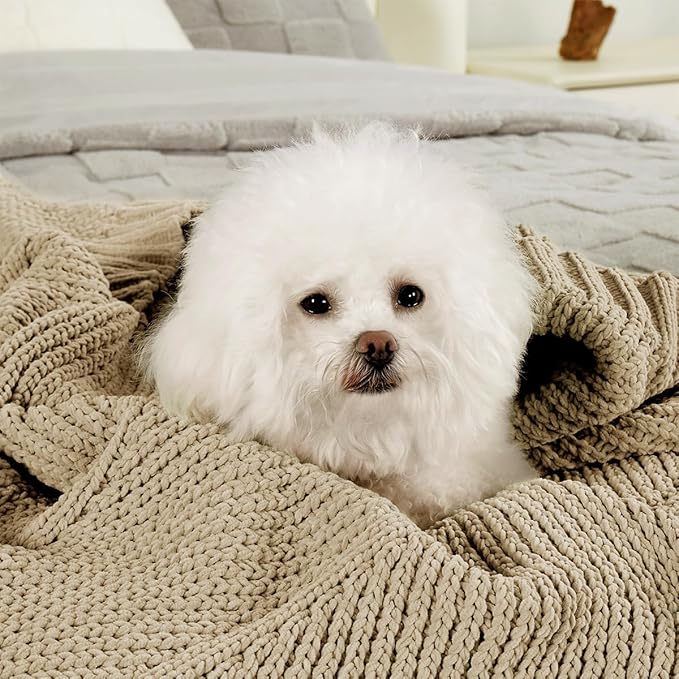 Amélie Home Chevron Chenille Knit Throw Blanket - Image 9