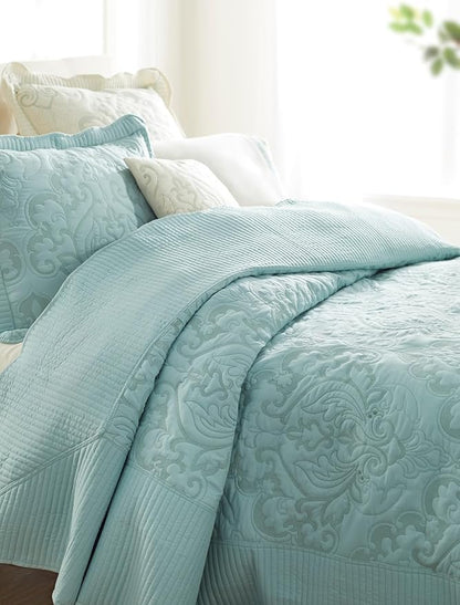 BrylaneHome Bedding Lightweight All Season Modern Amelia Quilted Damask - Image 3