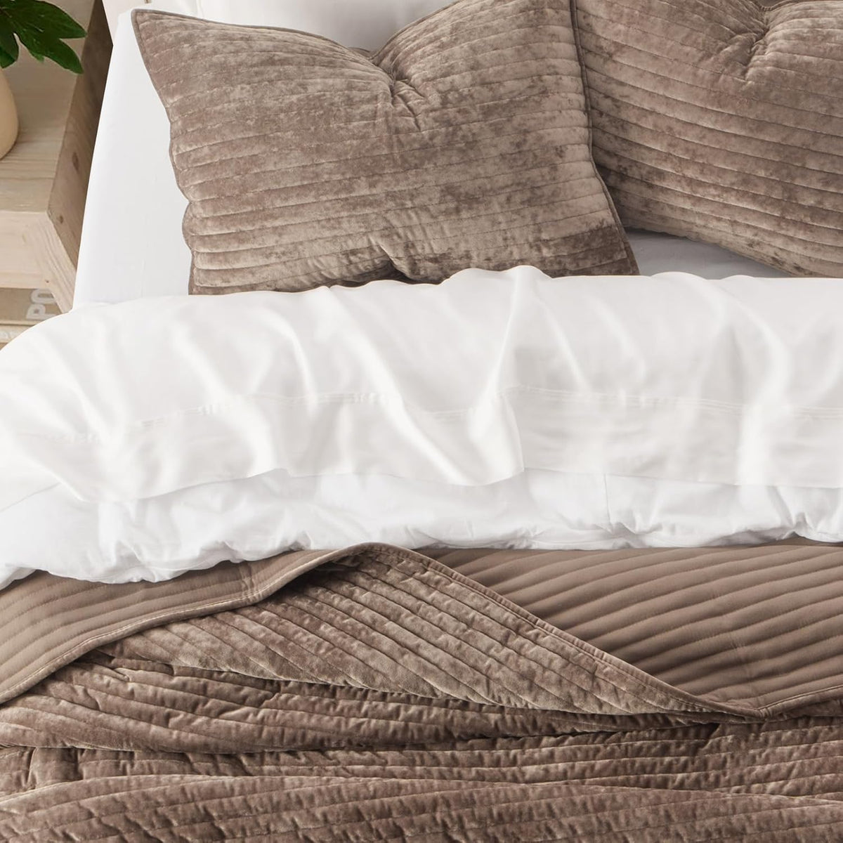 evergrace stripe channel luxury velvet quilt set king, close-up detail