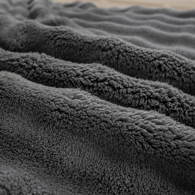 YUSOKI Luxury 3D Bubble Throw Blanket 3.1lb, All Ages, Home Decoration - Image 8