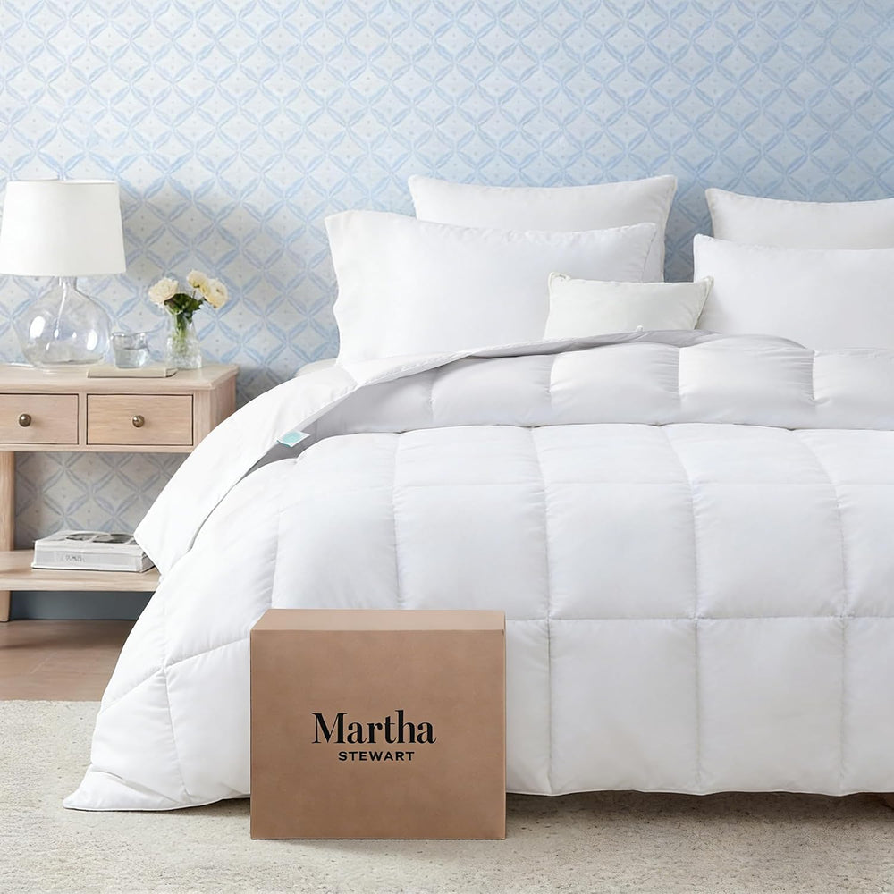 Martha Stewart Luxury White Goose Feathers Down Fiber Comforter Queen Size