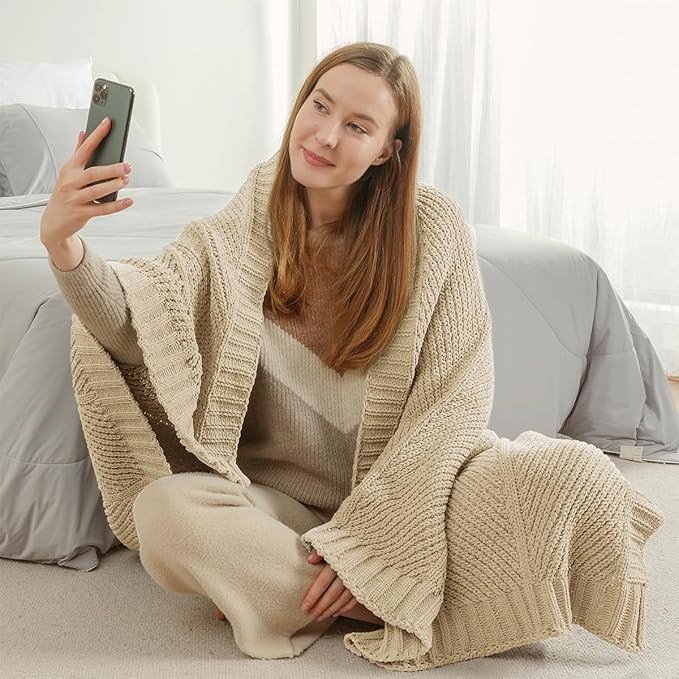 Amélie Home Chevron Chenille Knit Throw Blanket - Image 8