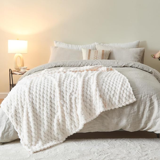 NEWCOSPLAY Super Soft Twin Blanket Ivory Premium Silky Flannel Fleece 3D Clouds - Image 9