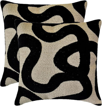 The HomeCentric Black Bed Runner - Image 9