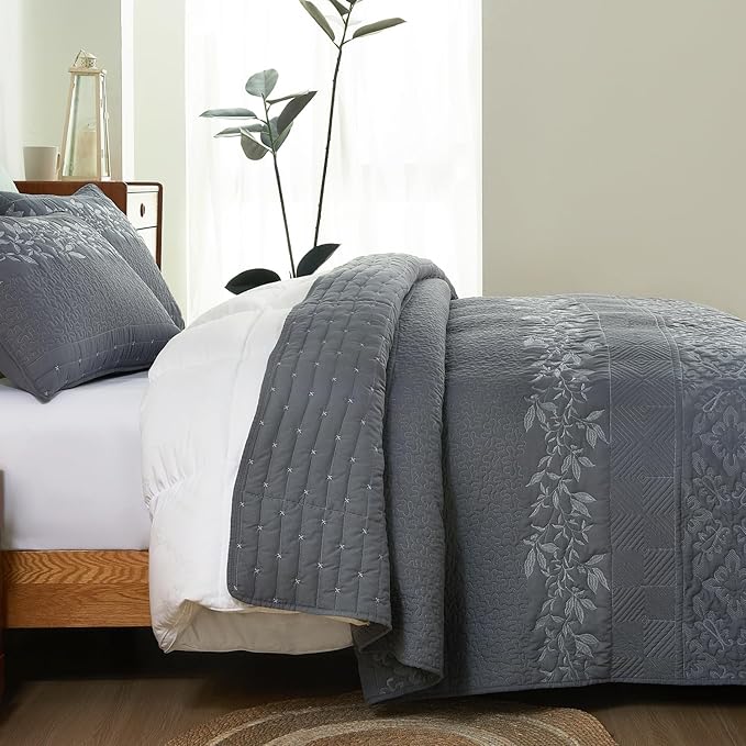 EVENHUG Floral Embroidered Quilt Set King Size 3 Piece Bedding Set Reversible - Image 4