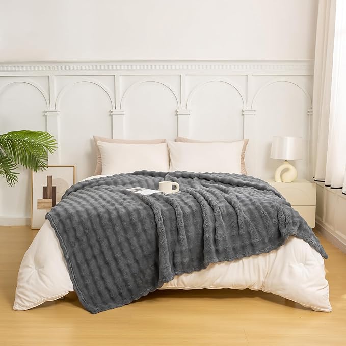 YUSOKI Luxury 3D Bubble Throw Blanket 3.1lb, All Ages, Home Decoration - Image 3