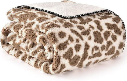 PHF Giraffe Print Sherpa Fleece Throw Blanket - Image 7