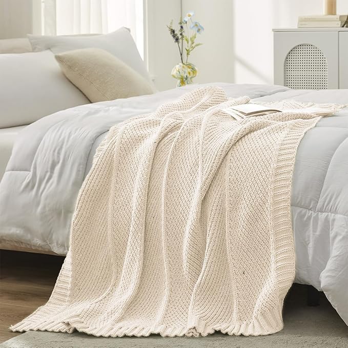 Amélie Home Chevron Chenille Knit Throw Blanket - Image 4