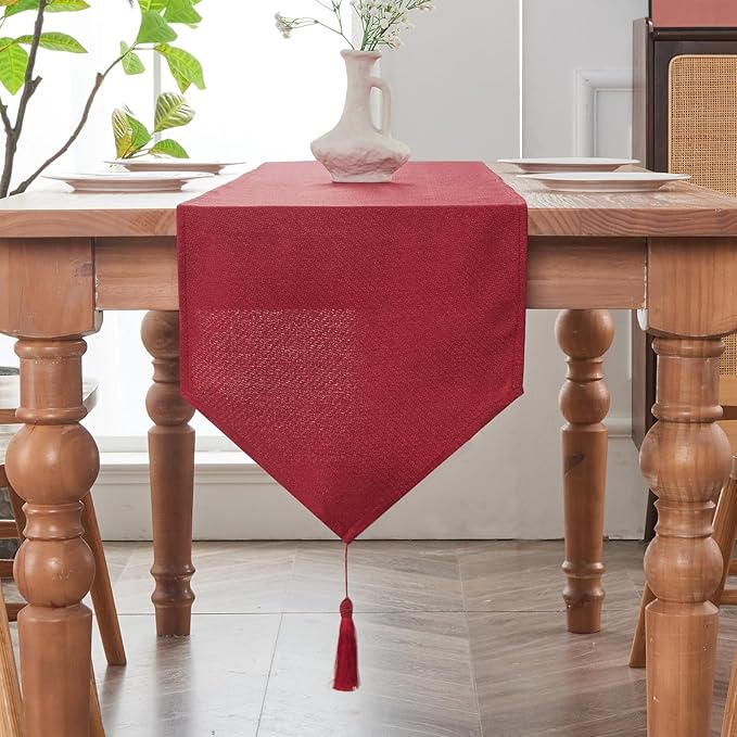 BALCONY & FALCON Table Runner by BALCONYFALCON
