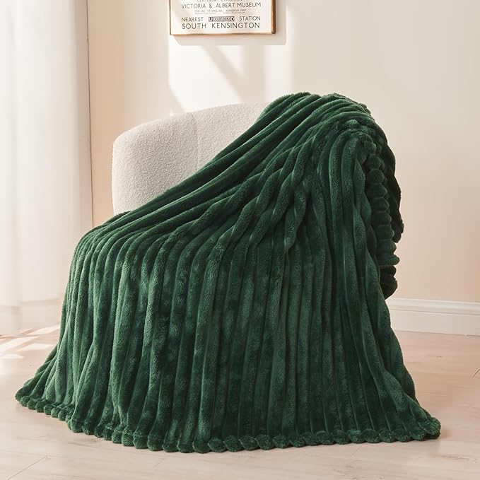 NEWCOSPLAY Super Soft Queen Blanket Dark Green Premium Silky Flannel Fleece 3D - Image 9