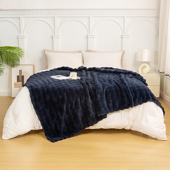 YUSOKI Luxury 3D Bubble Throw Blanket 3.1lb, All Ages, Home Decoration - Image 3