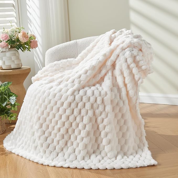 NEWCOSPLAY Super Soft King Blanket Ivory Premium Silky Flannel Fleece 3D Clouds - Image 3