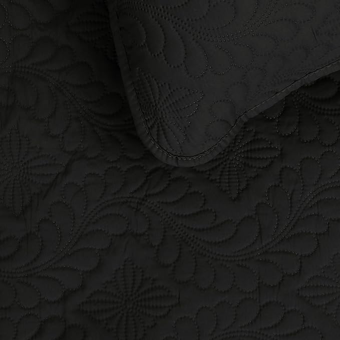 Easy-Going Twin Size Reversible Quilt Set - Image 3