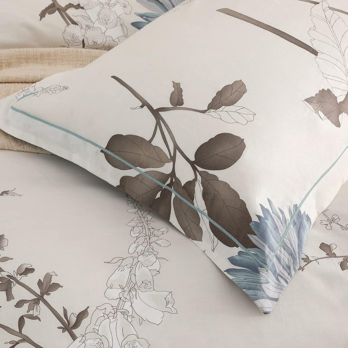 sleepbella comforter king size, 600 thread count cotton on a desk or shelf