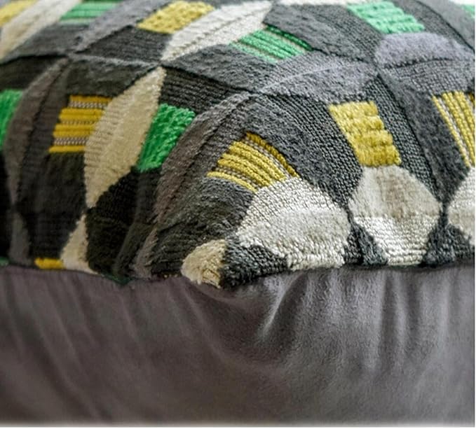 The HomeCentric Green Bed Runner - Image 7