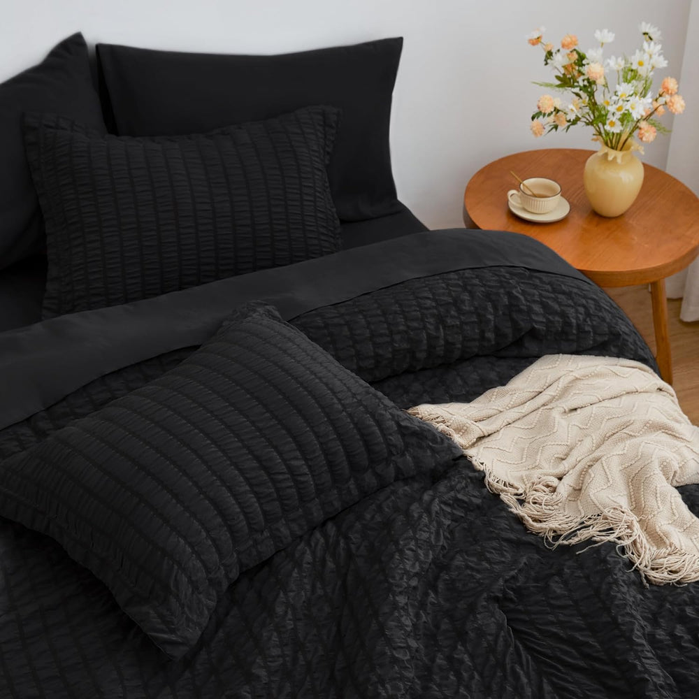 Love's cabin Seersucker Black Queen Comforter Set (7-Piece)