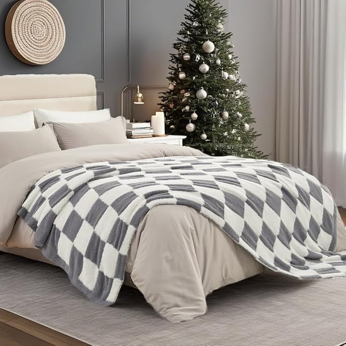 Snuggle Sac Faux Fur Checkered Blanket Twin Size by SnuggleSac