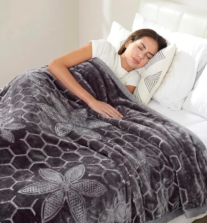 Hiyoko 11.5lbs Heavy Embossed Blanket 2Ply Reversible by Hiyoko