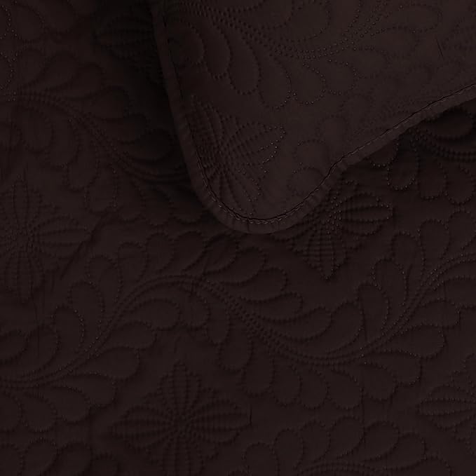 Easy-Going Twin Size Reversible Quilt Set - Image 3