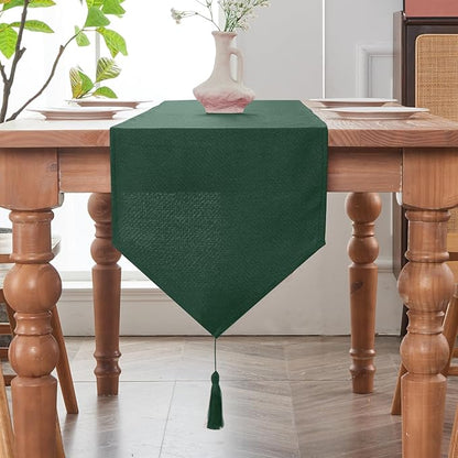 BALCONY & FALCON Table Runner by BALCONYFALCON