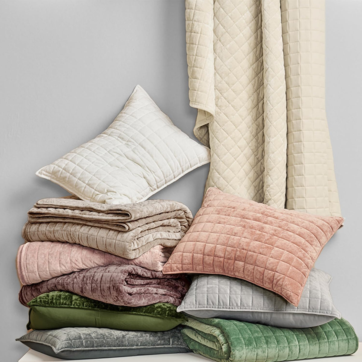 recyco channel box stitch velvet quilt set, king, package contents