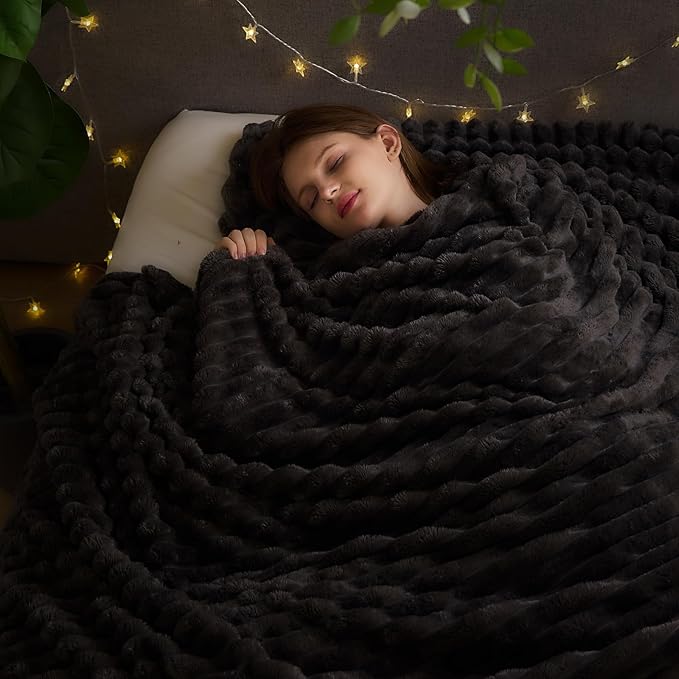 NEWCOSPLAY Super Soft King Blanket Grey Premium Silky Flannel Fleece 3D Ribbed - Image 2