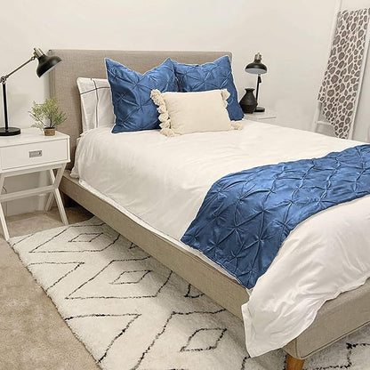 Bed Runner Set - 100% Pure Cotton 800 Thread Count - Luxury 1 Pinch Pleated Bed by Unknown