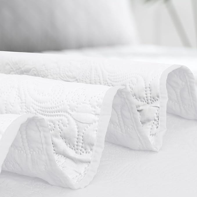 Easy-Going Twin Size Reversible Quilt Set - Image 6