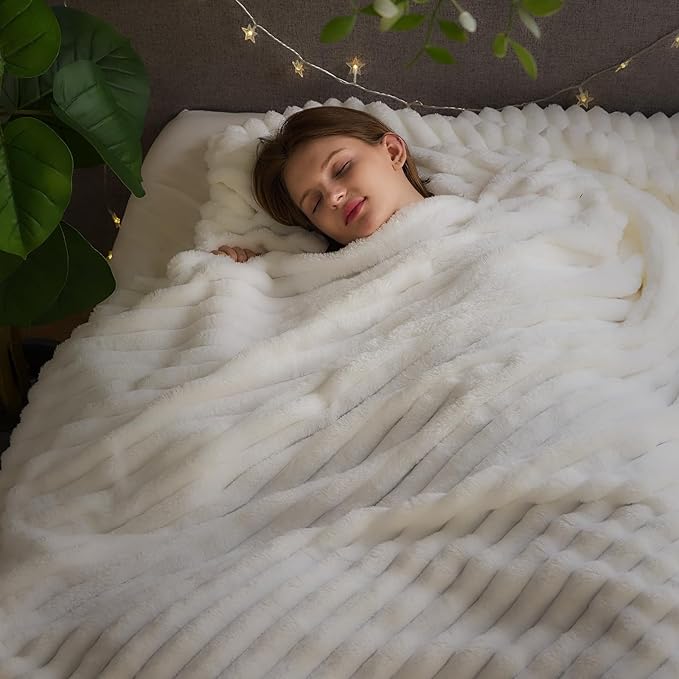 NEWCOSPLAY Super Soft Queen Blanket White Premium Silky Flannel Fleece 3D - Image 2
