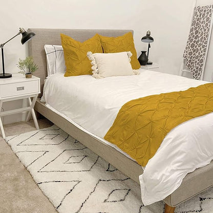 Bed Runner Set - 100% Pure Cotton 800 Thread Count - Luxury 1 Pinch Pleated Bed by Unknown