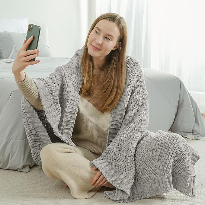 Amélie Home Chevron Chenille Knit Throw Blanket - Image 8