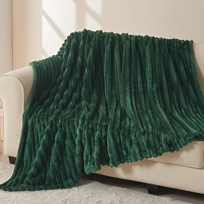 NEWCOSPLAY Super Soft Twin Blanket Dark Green Premium Silky Flannel Fleece 3D - Image 3