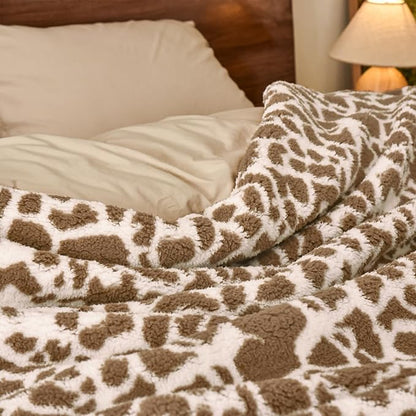 PHF Giraffe Print Sherpa Fleece Blanket Twin Size - Image 6