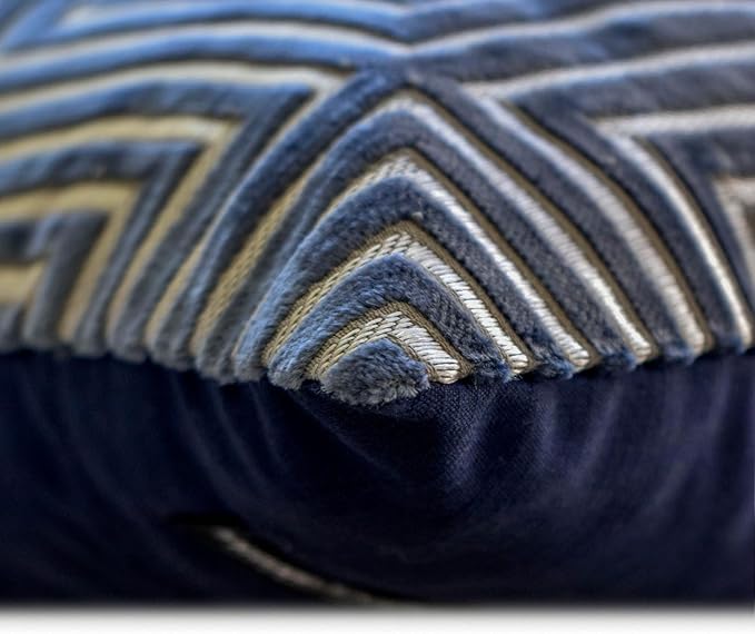 The HomeCentric Blue Bed Runner - Image 7