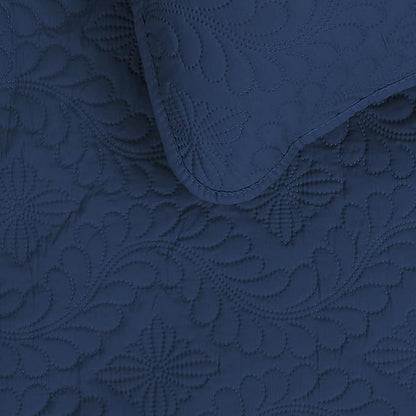 Easy-Going Twin Size Reversible Quilt Set - Image 3