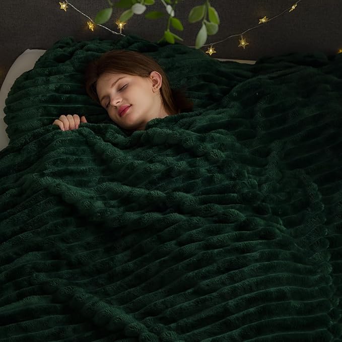 NEWCOSPLAY Super Soft Queen Blanket Dark Green Premium Silky Flannel Fleece 3D - Image 2
